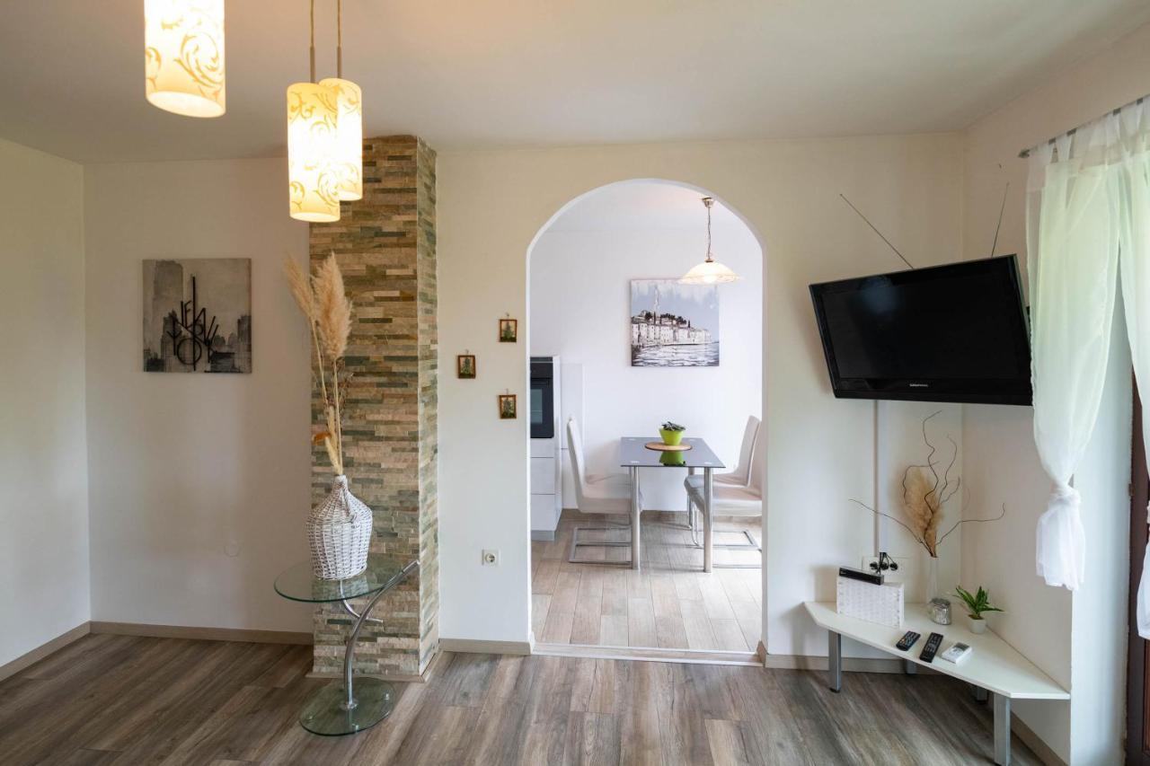 Apartman Doris Lovran Ngoại thất bức ảnh